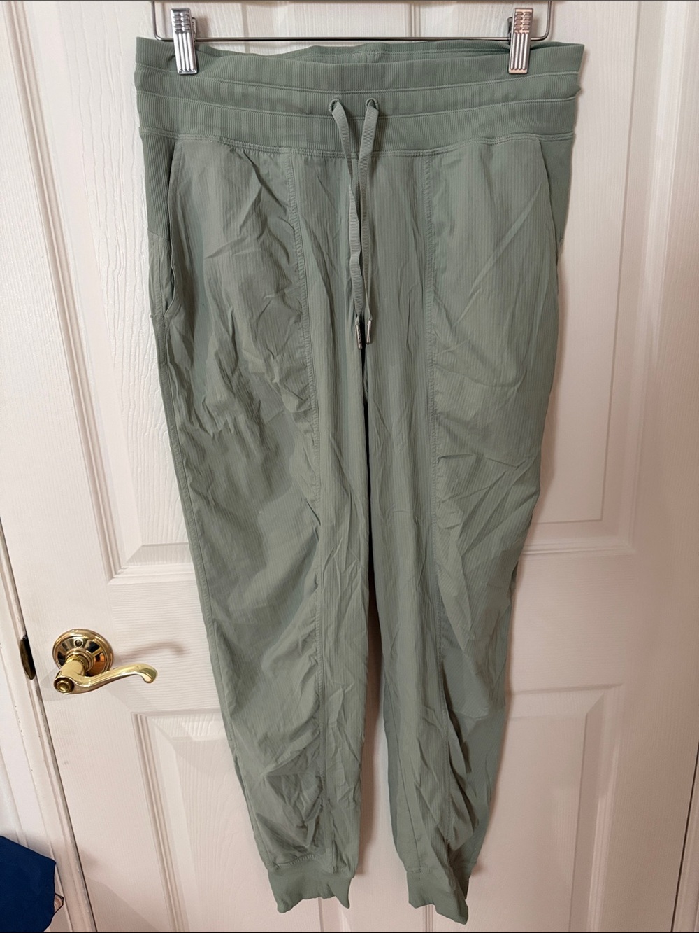Lululemon dance studio Sage Green Drawstring Jogger Pants size 8